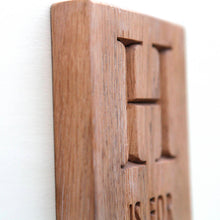 Load image into Gallery viewer, Contemporary Personalised Engraved Oak Shaker Peg