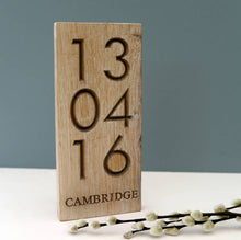 Load image into Gallery viewer, Personalised Engraved Oak Moment In Time Block