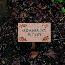Load image into Gallery viewer, Personalised Engraved Oak Leaf Plaque with Stake